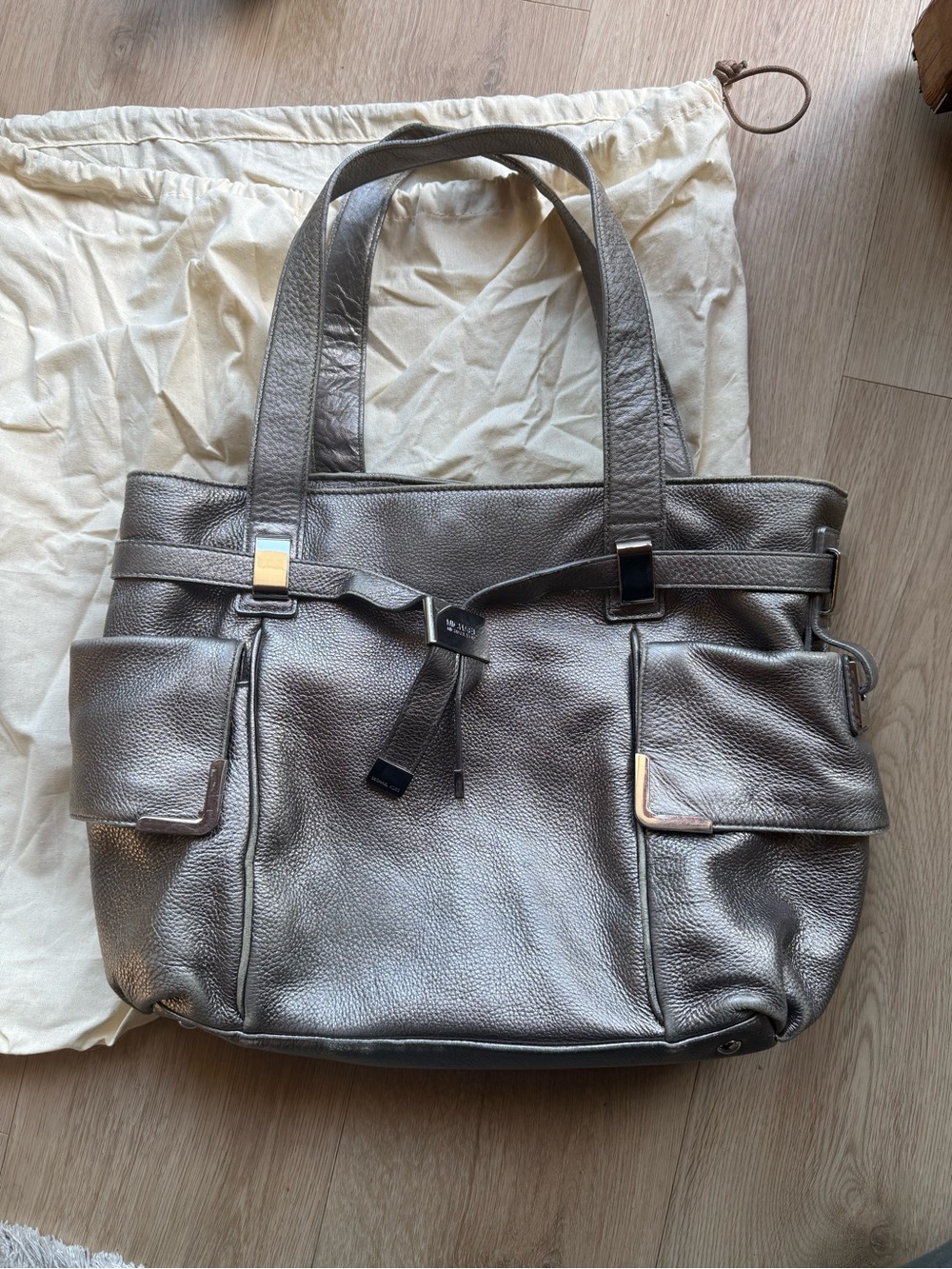 Michael Kors Beverly Large Satchel/Tote Bag